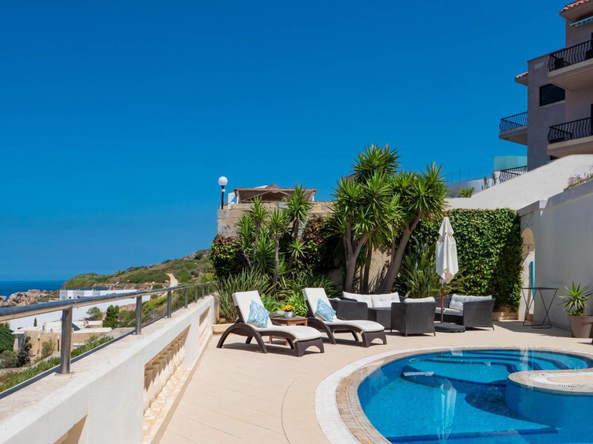 Villa Palma - Sunset Sea Views With Pool, Jacuzzi, Sauna And Games Room Mellieha Ngoại thất bức ảnh