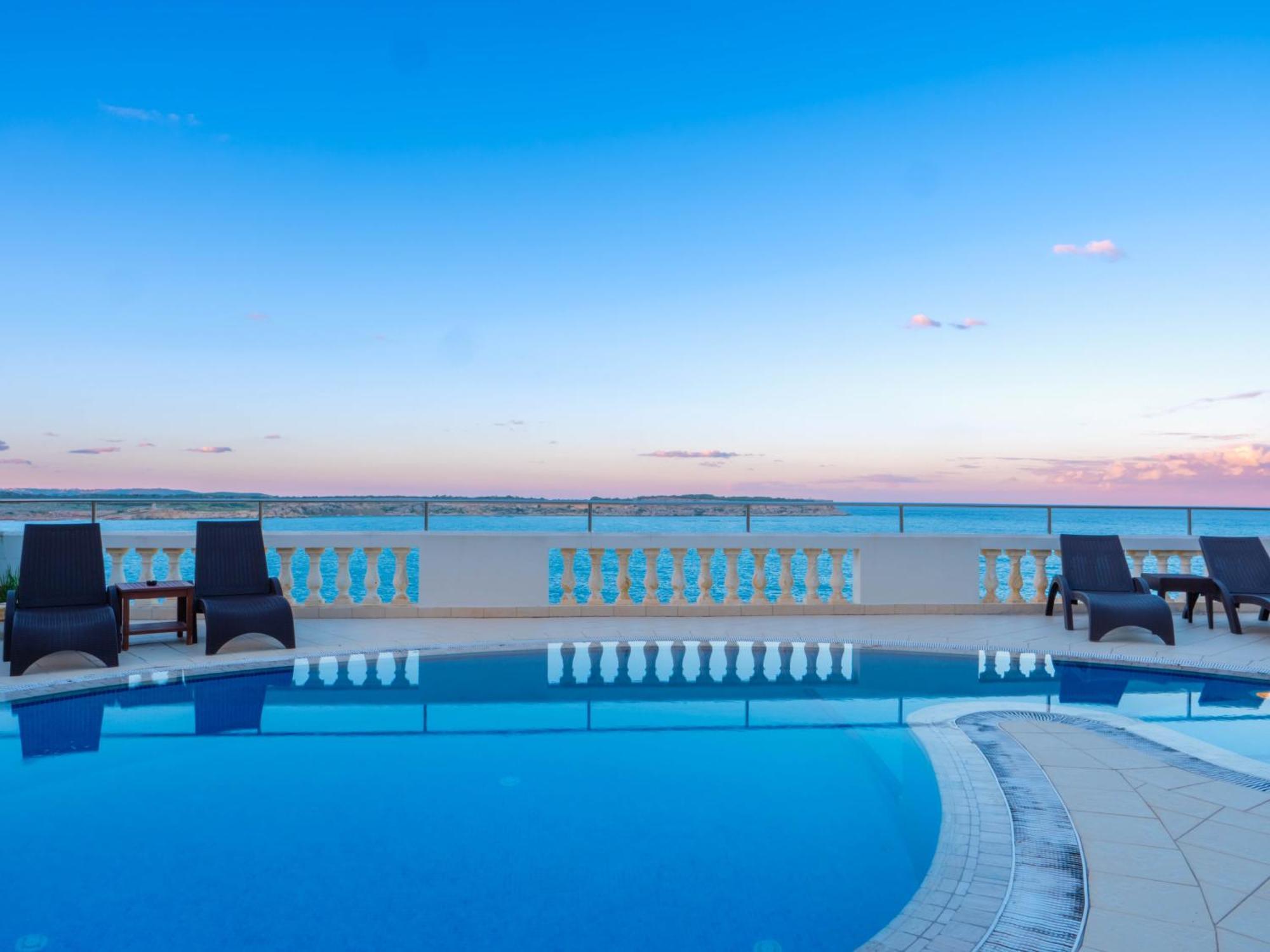Villa Palma - Sunset Sea Views With Pool, Jacuzzi, Sauna And Games Room Mellieha Ngoại thất bức ảnh
